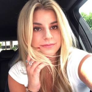 Meet your Posher, Ella